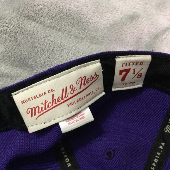 Mitchell & Ness Toronto Raptors Purple and Red Fitted Hat Size 7 1/8 - Picture 9 of 9